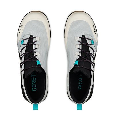 Превью  Велоботинки туристические FIZIK Terra Ergolace Flat GTX Ice Grey/Black